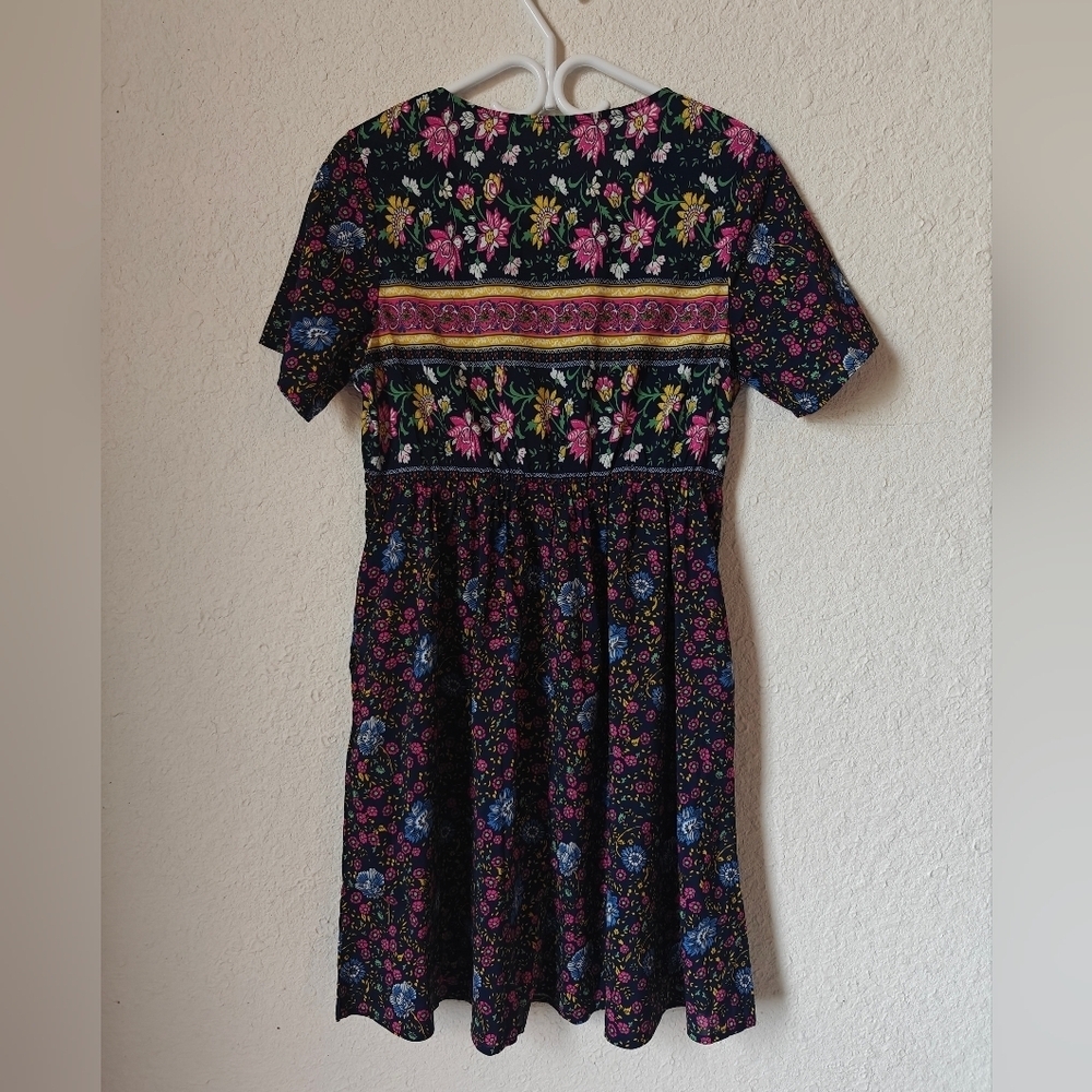 BNWOT Women's Short Sleeve Dress - Picture 3 of 4